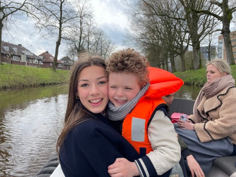 Review family van oosterhout